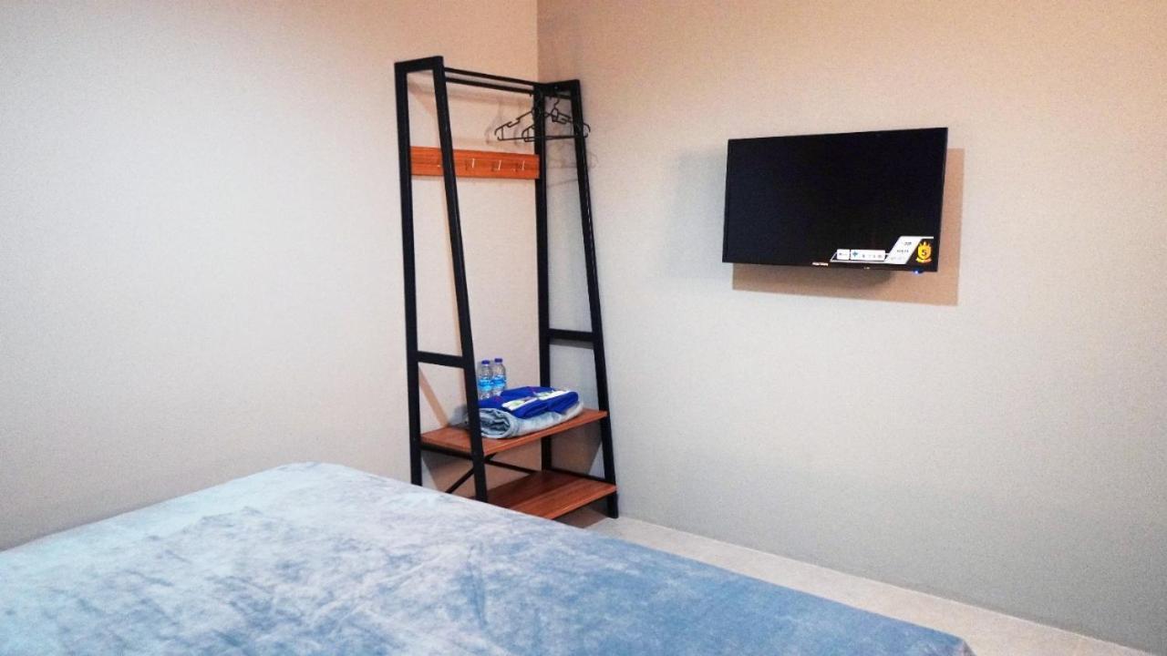 Hostel 18 Pasangan Butuh Surat Nikah 万隆 外观 照片