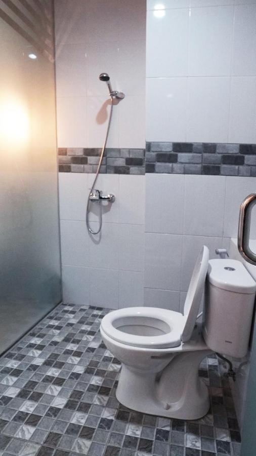 Hostel 18 Pasangan Butuh Surat Nikah 万隆 外观 照片